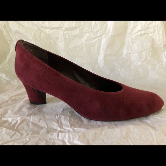 Size 9M Bordeaux Suede Stuart Weitzman heels - Picture 6 of 14